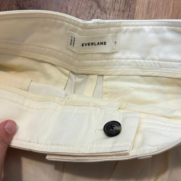 NWOT Everlane The Draper Short In Buttersmooth Bone Size 6 - Picture 3 of 6